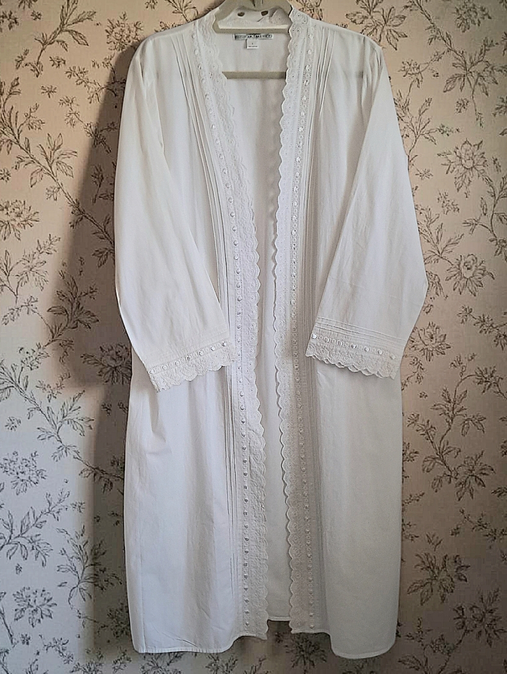 Victorian Trading Co Morning Gown Large 100% Cotton White NWOT Lace Detailing